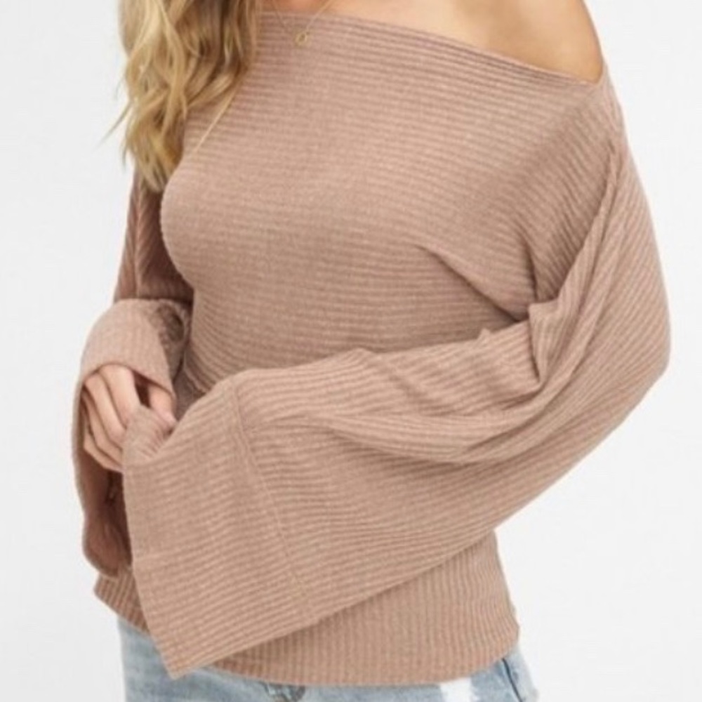 Like New Off Shoulder slouchy sweater